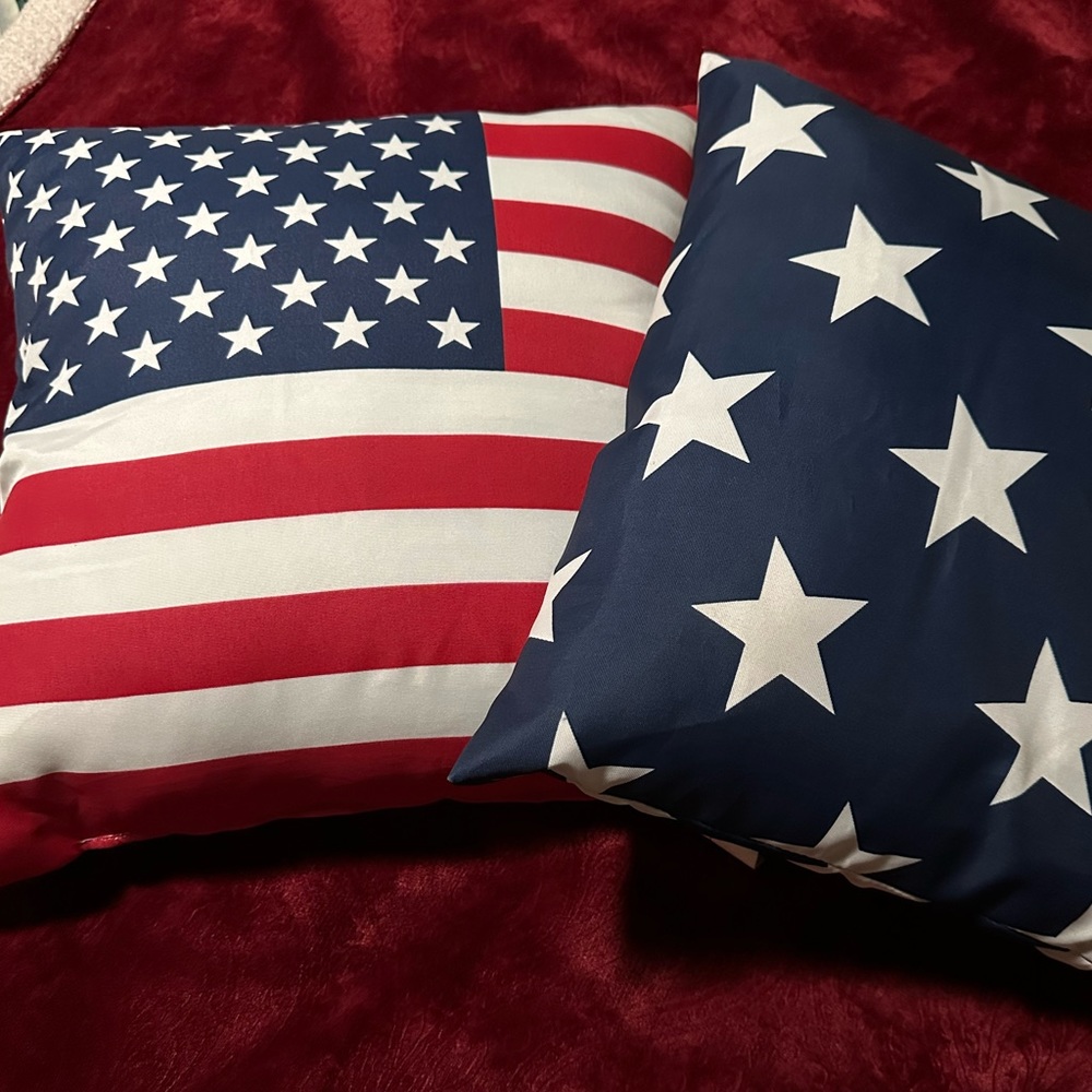 2 Piece American flag pillows $30